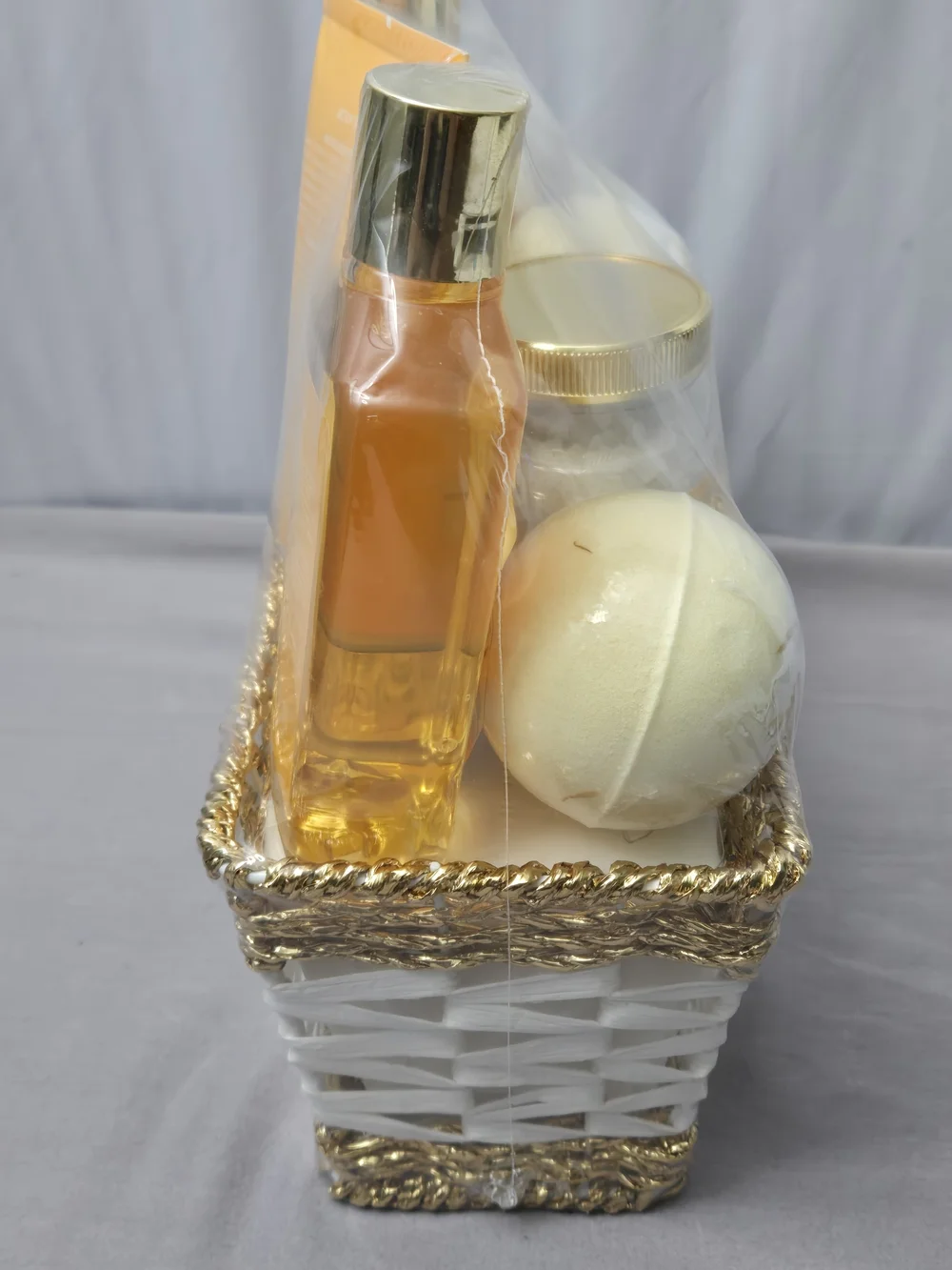 Lovery Luxe 10 Piece Almond Milk and Honey Spa Gift Basket